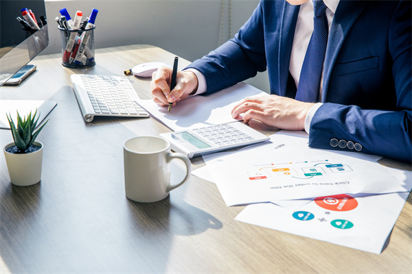 管理咨詢在數(shù)字時代的重要性：洞察趨勢、擁抱變革