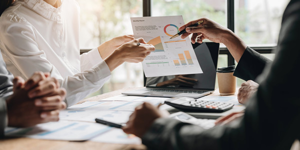 從績效數(shù)據(jù)中提取洞察:用分析推動決策制定 從績效數(shù)據(jù)中提取洞察:用分析推動決策制定