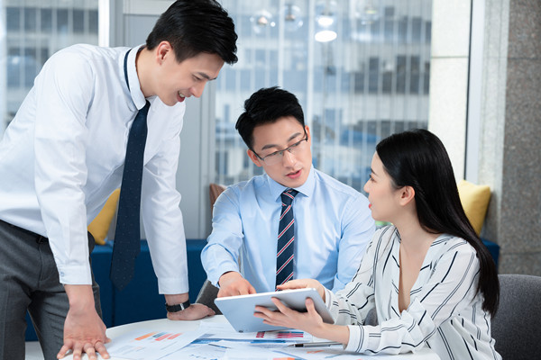 領(lǐng)導(dǎo)力發(fā)展:培養(yǎng)具有影響力的人力資源管理 領(lǐng)導(dǎo)力發(fā)展:培養(yǎng)具有影響力的人力資源管理