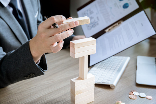 勞動法規(guī)與合規(guī)管理:確保企業(yè)合法運營的基礎(chǔ) 勞動法規(guī)與合規(guī)管理:確保企業(yè)合法運營的基礎(chǔ)